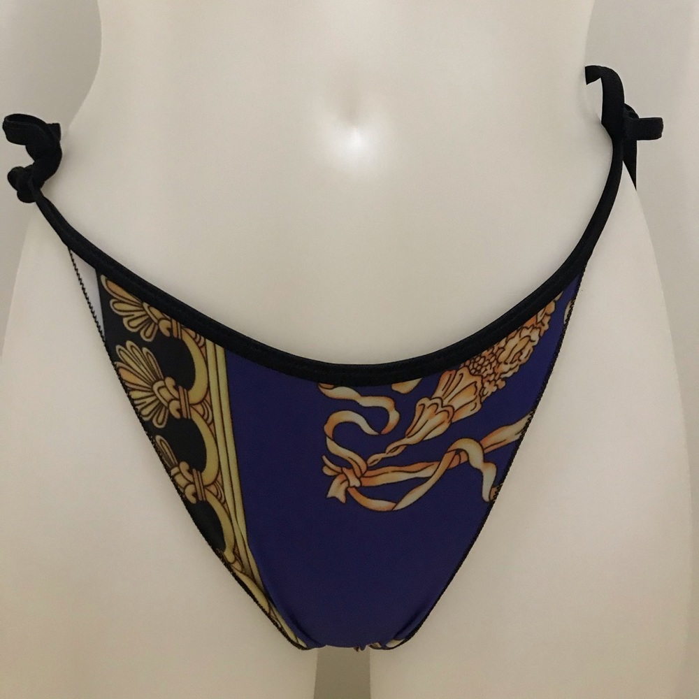 Bikini - Picture 5 of 6